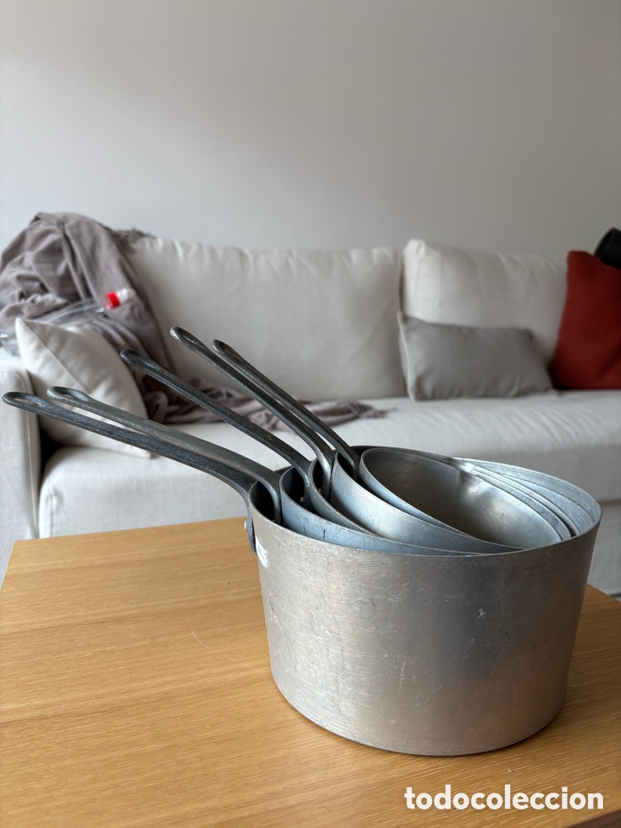 Antig&uuml;edades: Juego de cazuelas de aluminio - Foto 1