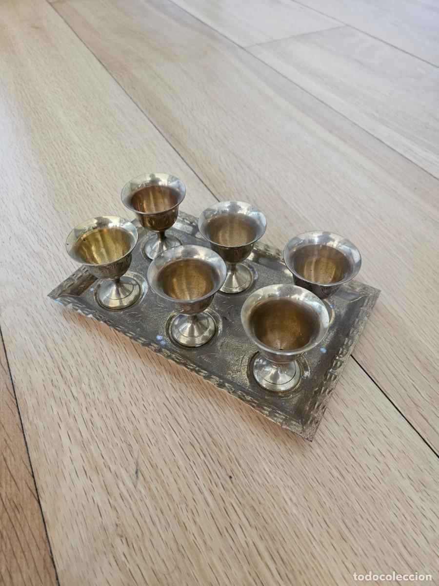 Antig&uuml;edades: Bandeja y 6 copas de bronce - Foto 1