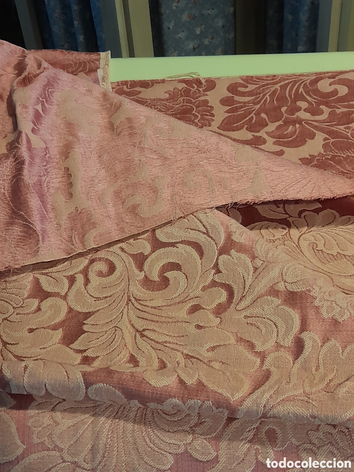 Antig&uuml;edades: Retal de brocado jacquard