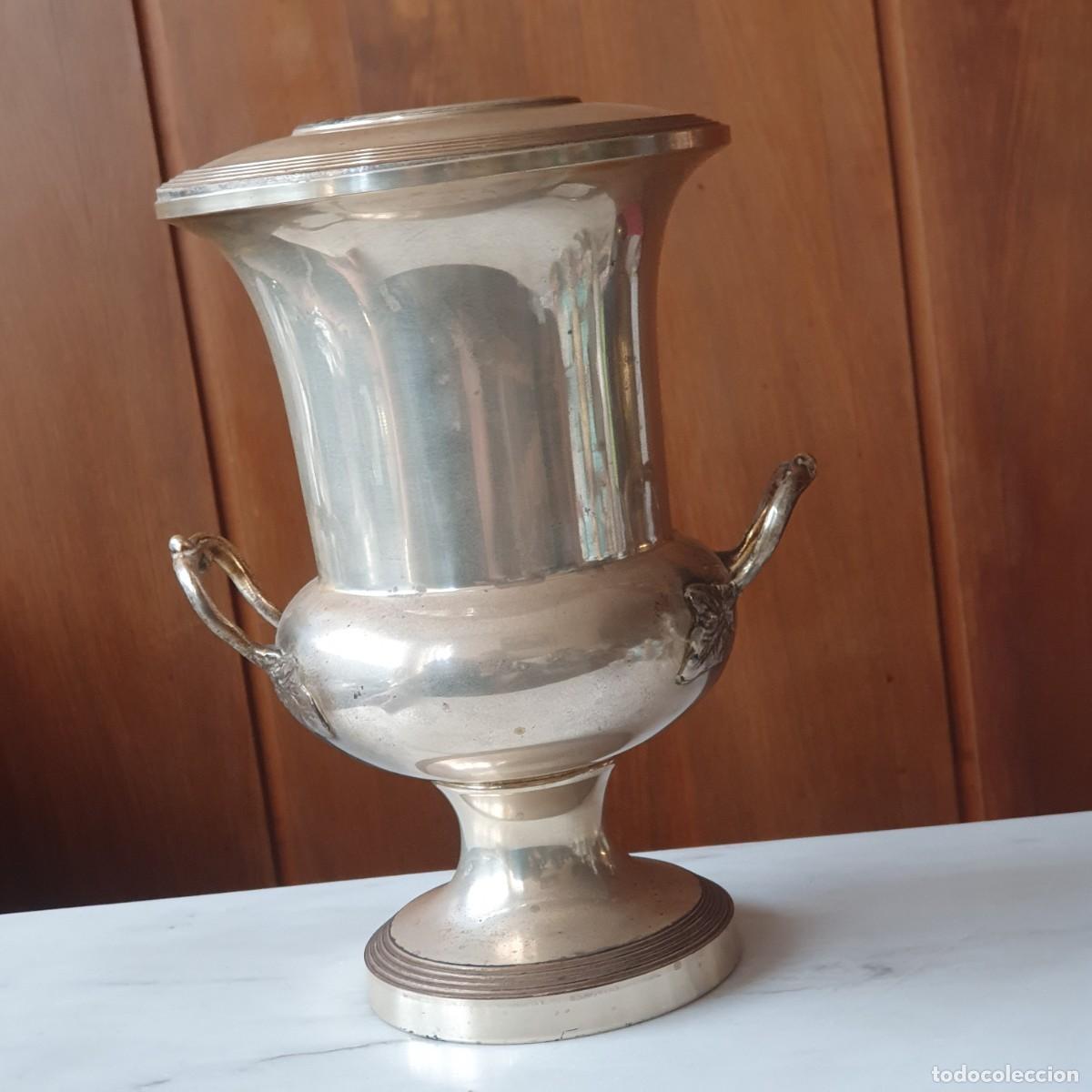 Antig&uuml;edades: Champanera vintage metal plateado estilo Neocl&aacute;sico, Cubitera Urna M&eacute;dici (1950-1970)