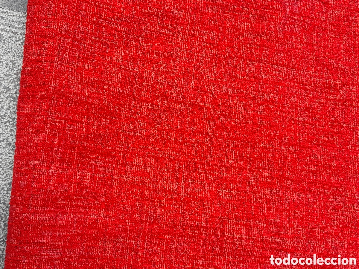 Antig&uuml;edades: Retal para tapicer&iacute;a rojo fresa