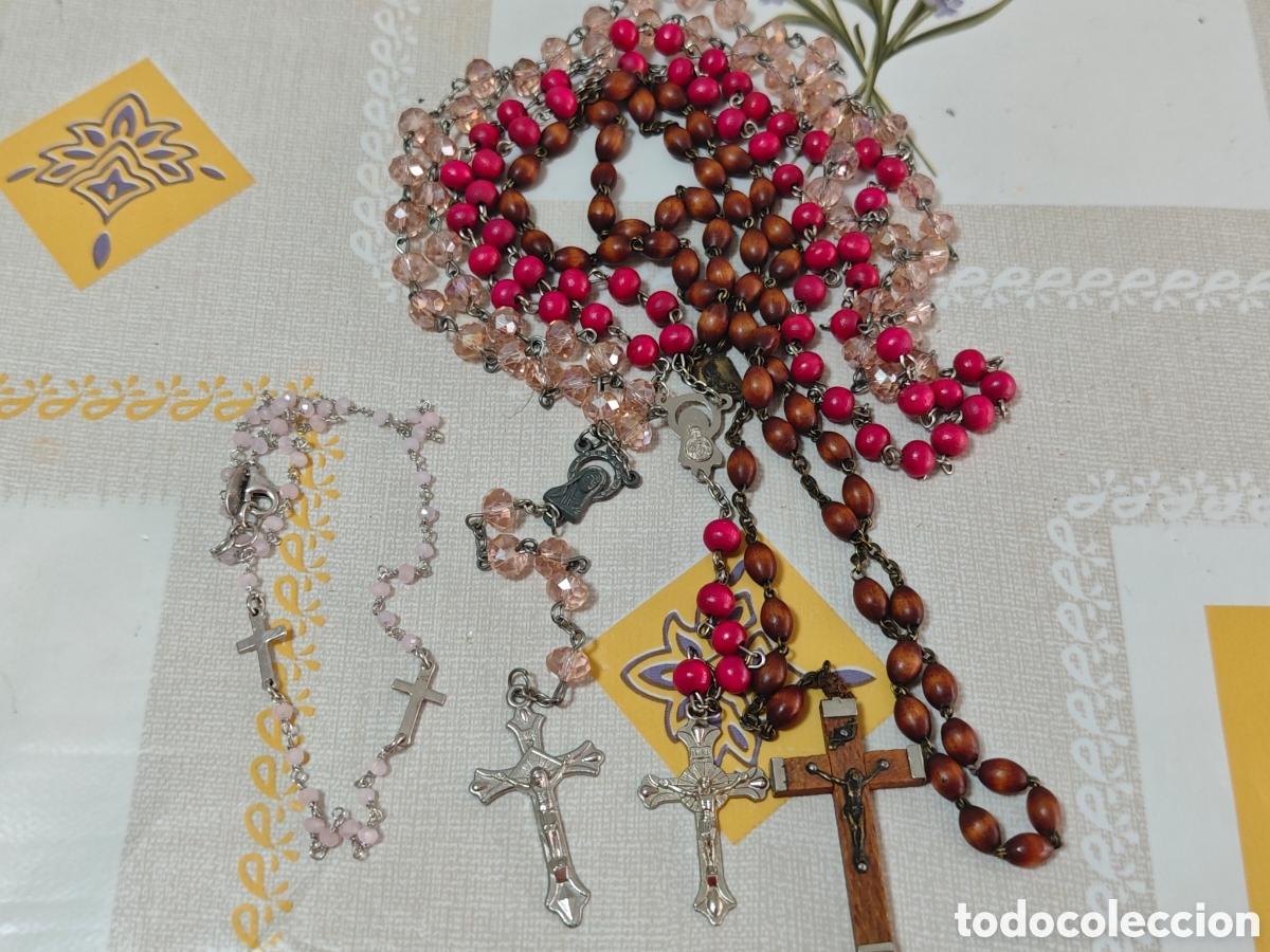 Antig&uuml;edades: Cuatro rosarios de Rosario de 52 cm y uno de mano