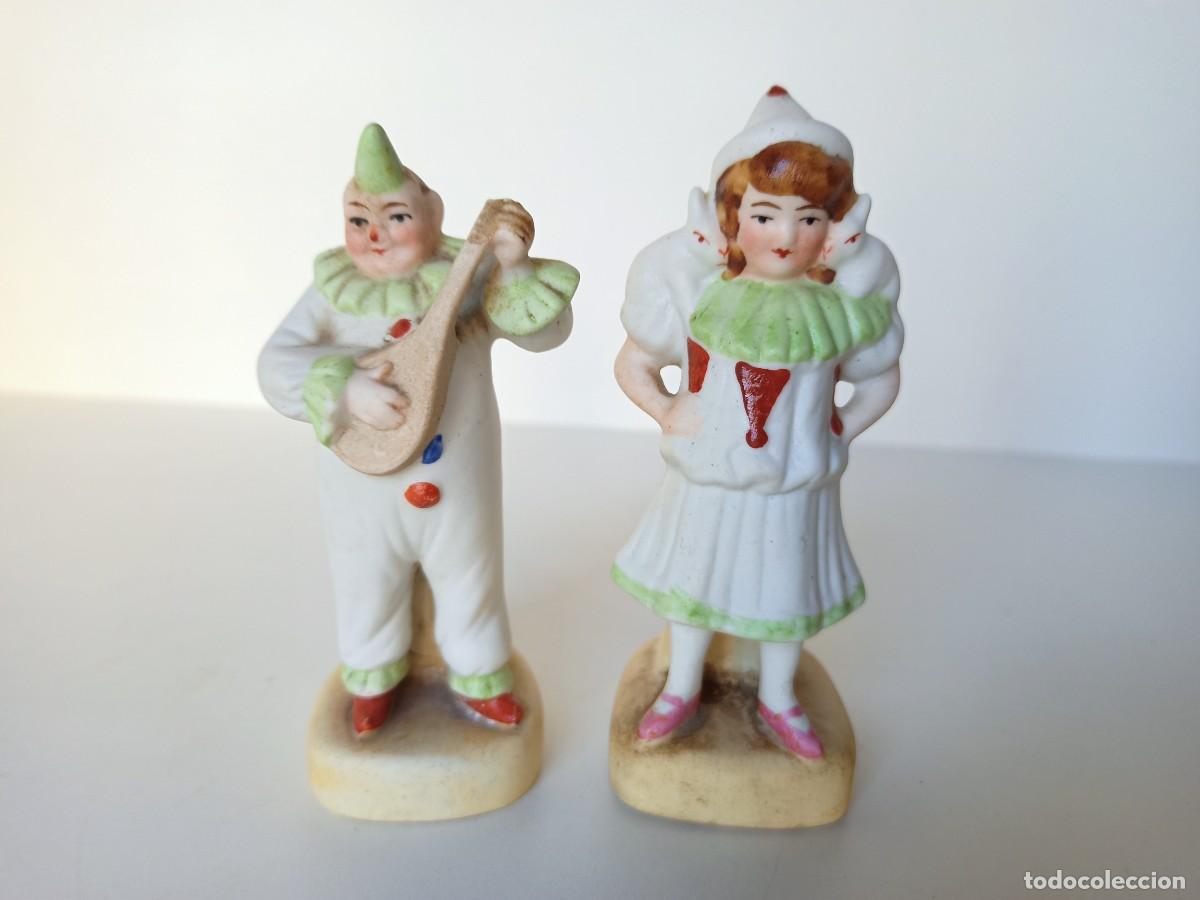 Antig&uuml;edades: Pareja de palilleros de biscuit modernistas