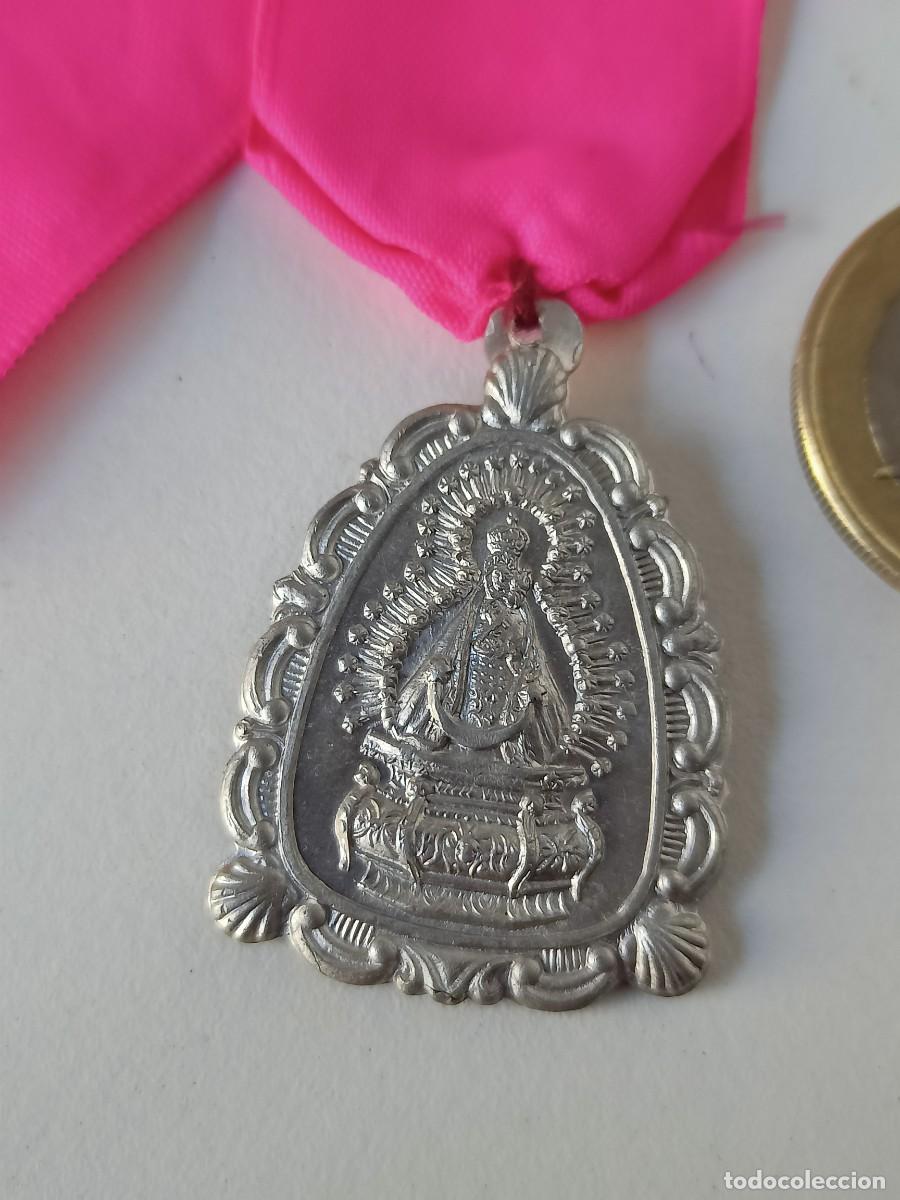 Antig&uuml;edades: Medalla Virgen de la Cabeza, And&uacute;jar