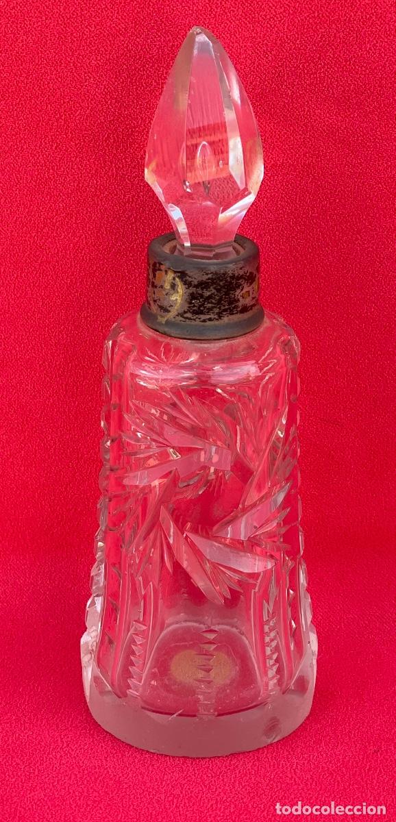 Antig&uuml;edades: PERFUMERO ANTIG&Uuml;O DE CRISTAL Y PLATA S. XIX. EN PERFECTO ESTADO. PESO.- 190 GRAMOS. 14.750 CMS ALTO