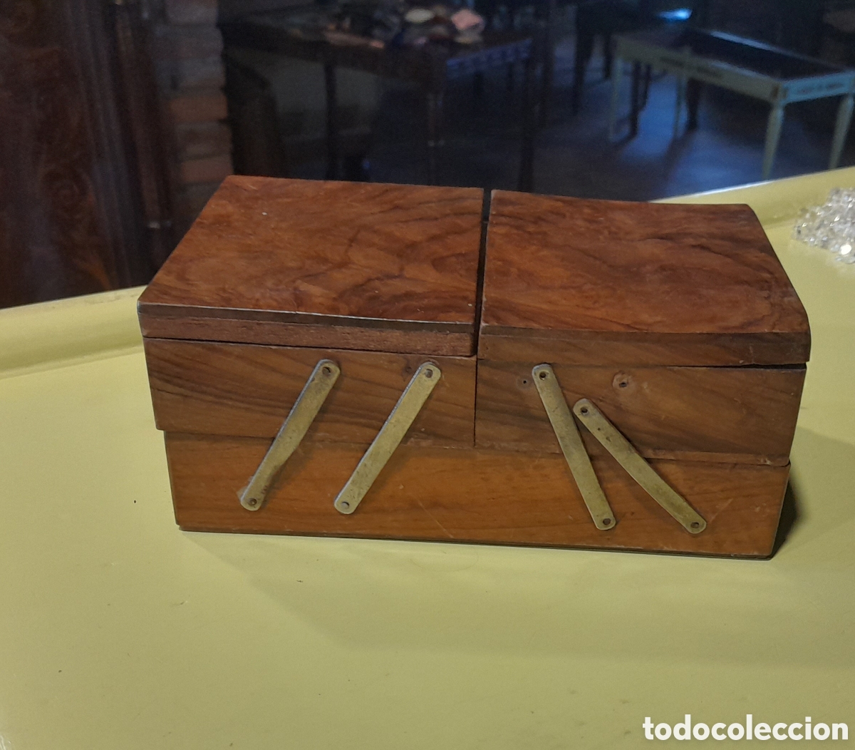 Antig&uuml;edades: Antiguo costurero para restaurar