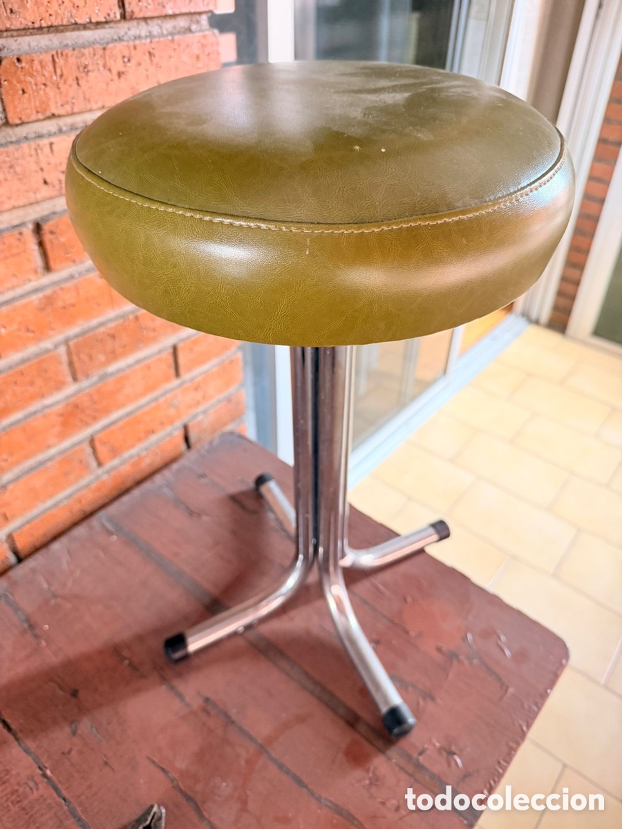 Antig&uuml;edades: Taburete industrial vintage a&ntilde;os 60/70 como verde oliva