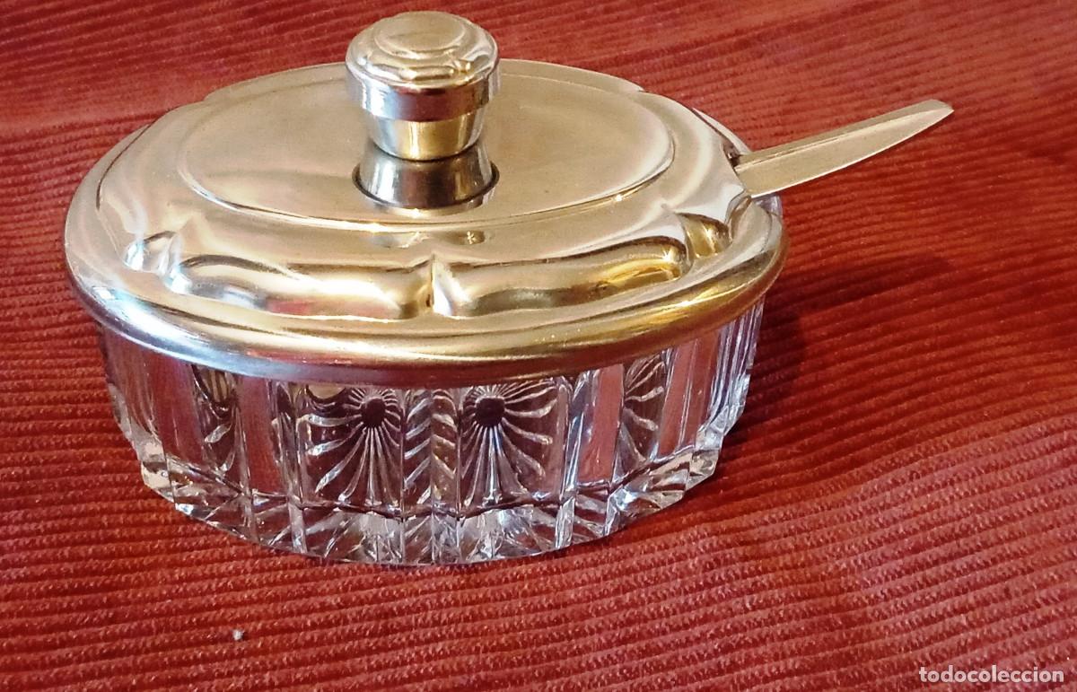 Antig&uuml;edades: Azucarero cristal tallado vintage con tapa. Azucarero vintage de cristal tallado con tapa y cuchara