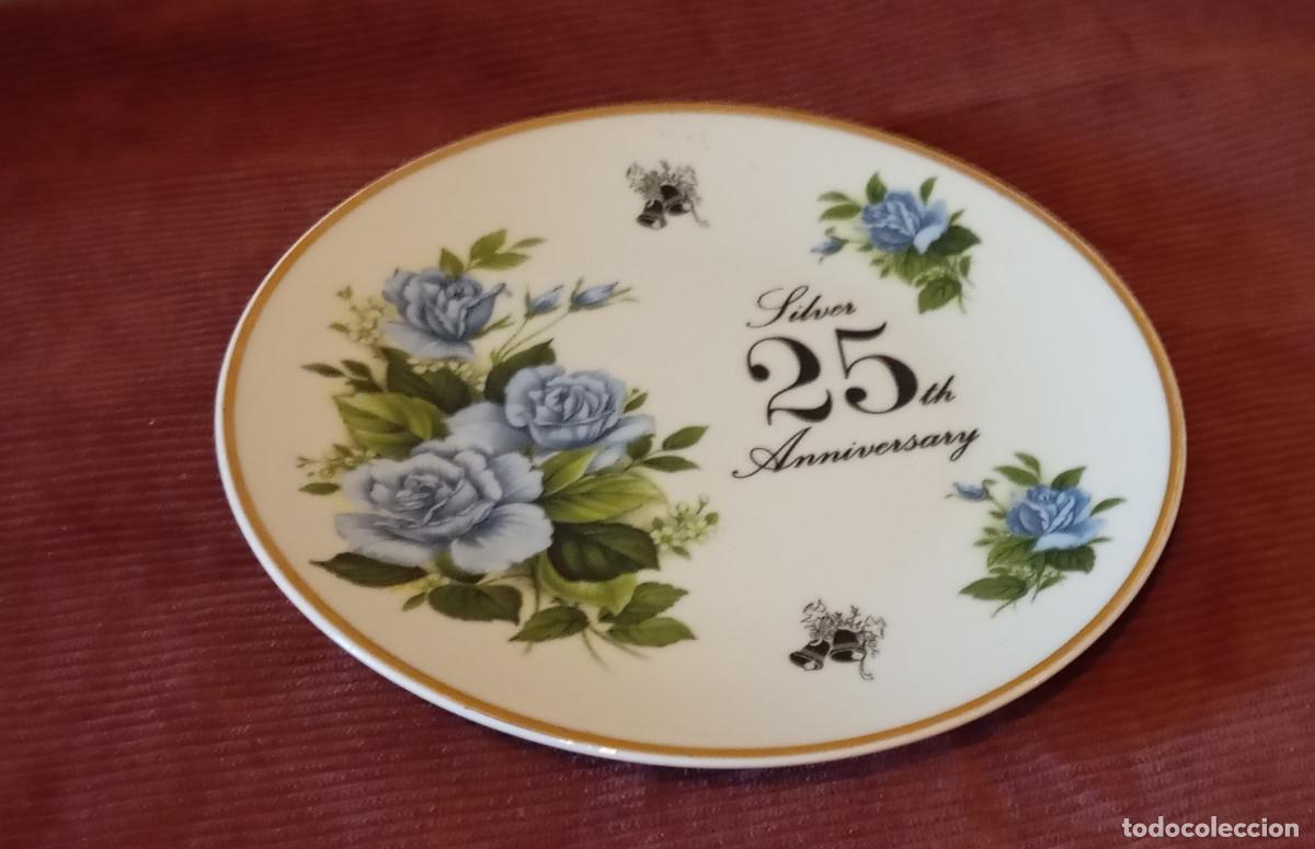 Antig&uuml;edades: Plato porcelana 25 Aniversario Rosas.