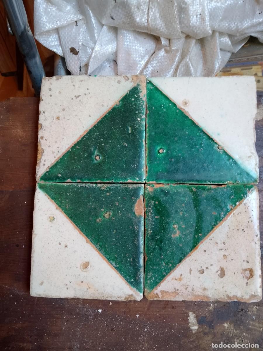 Antiguidades: Cuatro azulejos catalanes s.xvi