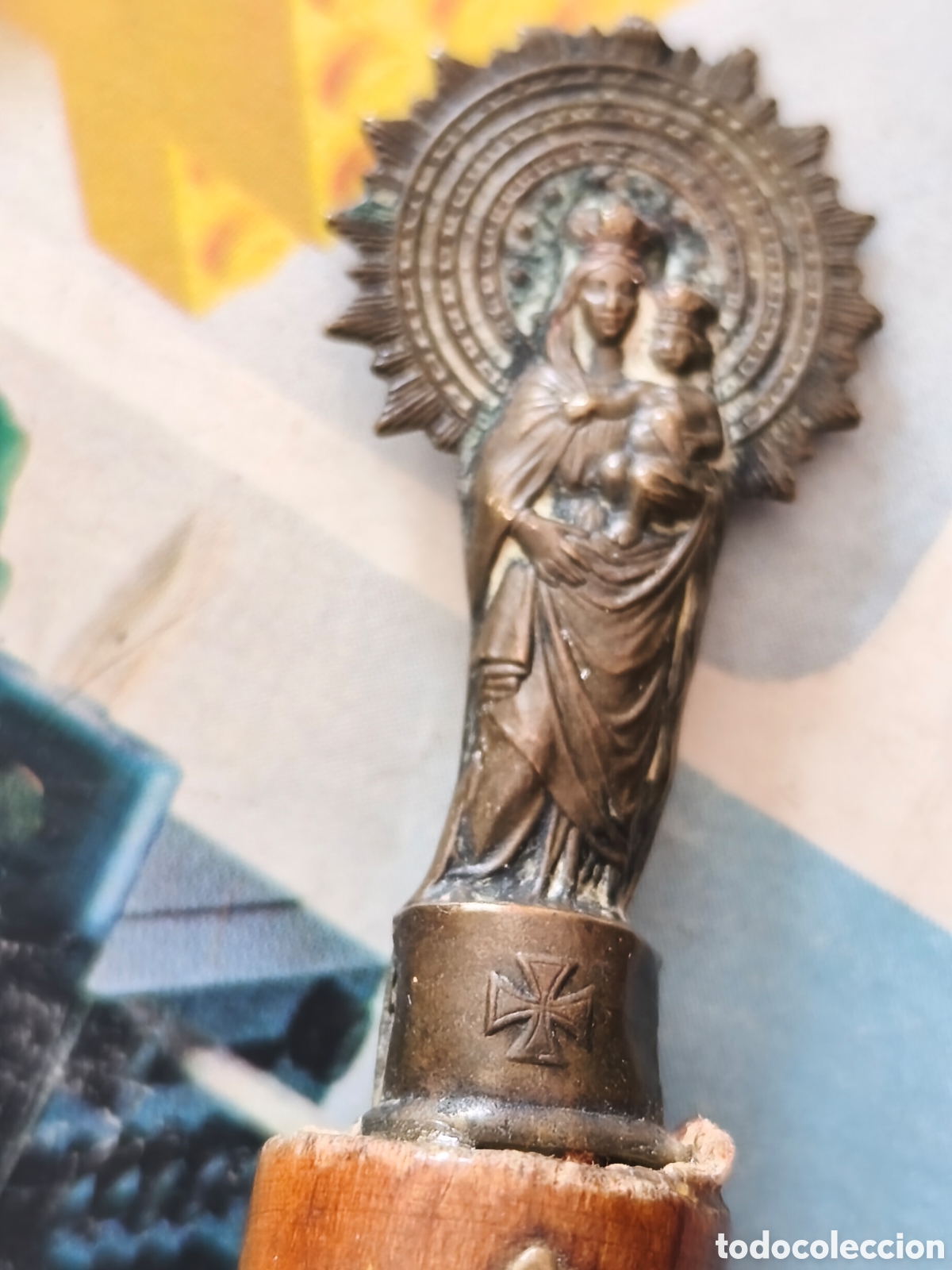 Antig&uuml;edades: Figura mini de la Virgen del Pilar. Hacia 1920. 8 cm. altura con peana