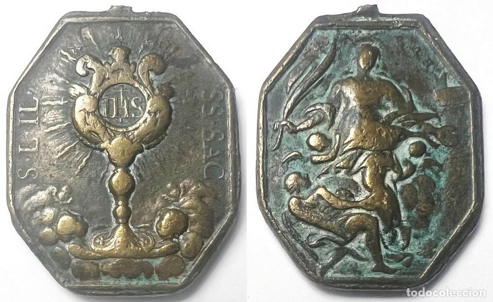 Antig&uuml;edades: Medalla religiosa SANTA B&Aacute;RBARA - SANT&Iacute;SIMO SACRAMENTO. S. XVIII.