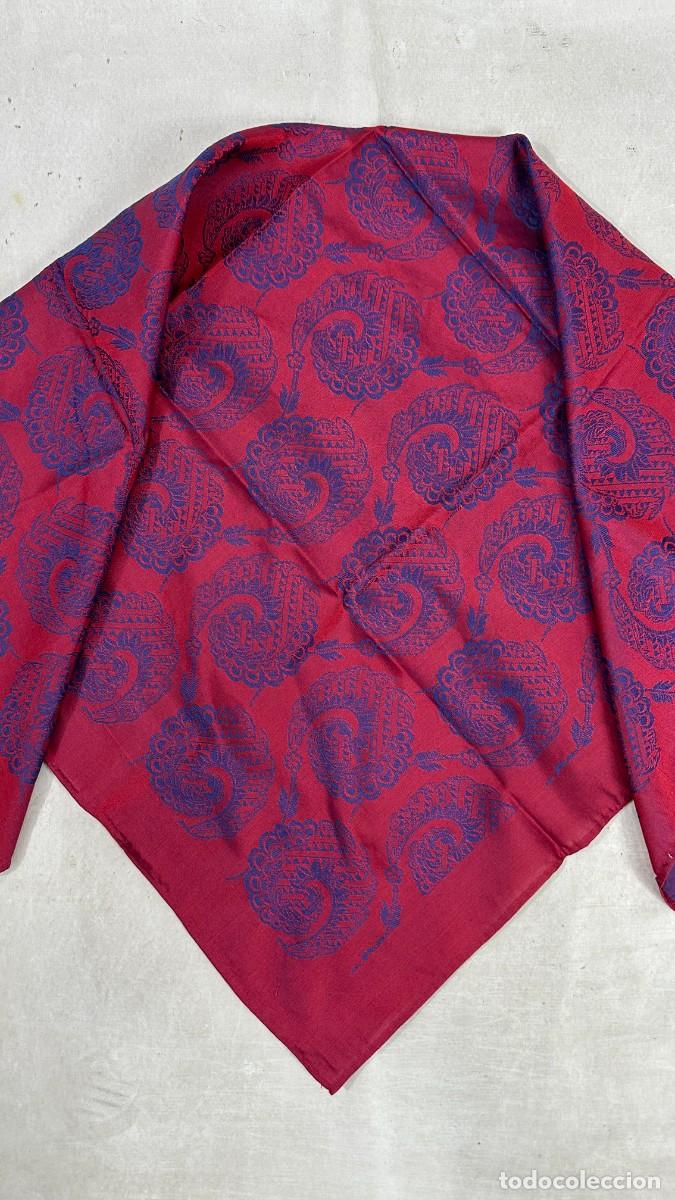Antig&uuml;edades: Pa&ntilde;uelo rojo y azul, para indumentaria