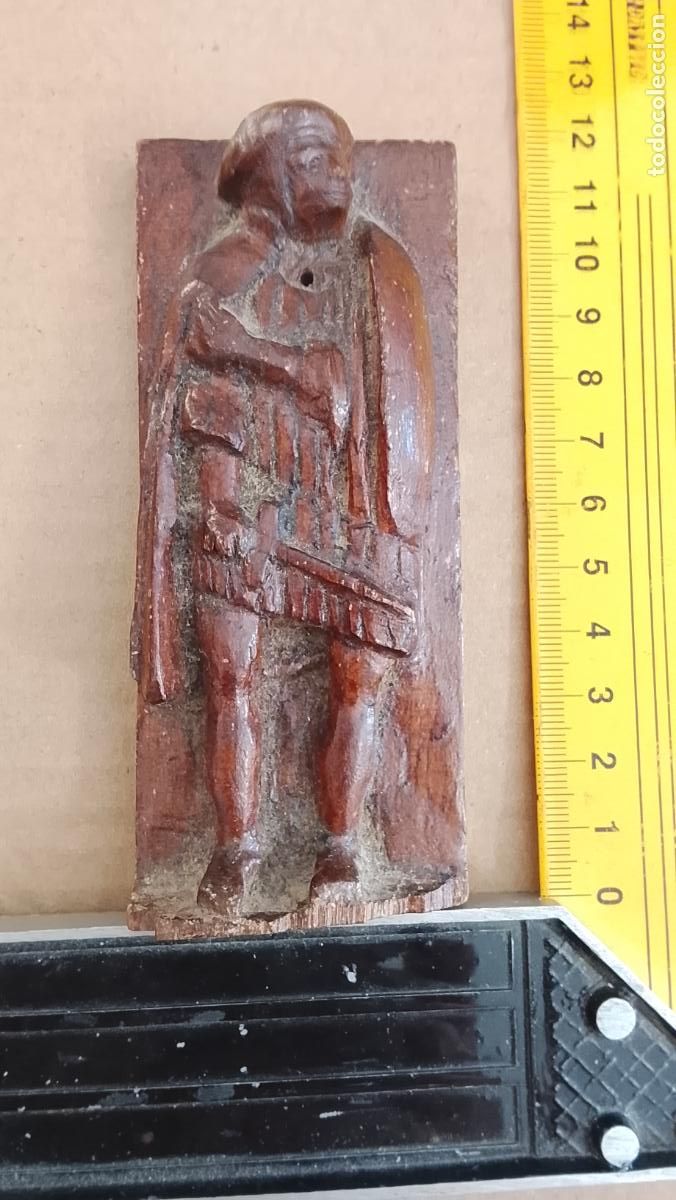 Antig&uuml;edades: talla de madera hecha a mano ideal para peanas o capillas religiosas