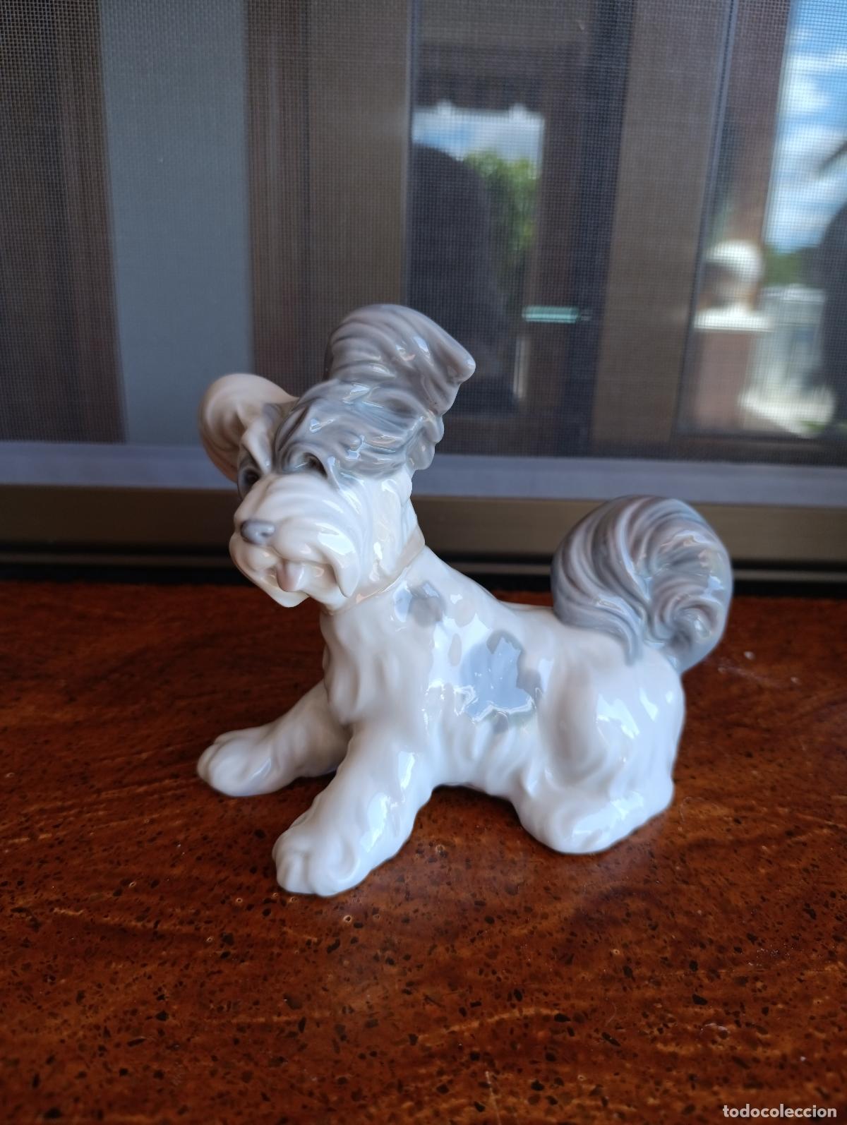 Antig&uuml;edades: PERRITO DE PORCELANA LLADR&Oacute; - Foto 1