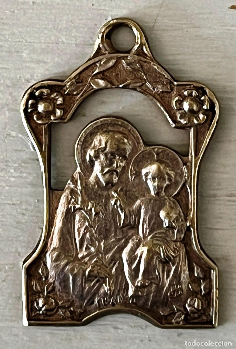 Antig&uuml;edades: ANTIGUA MEDALLA TROQUELADA DE SAN JOSE CON EL NI&Ntilde;O JESUS, METAL PLATEADO, MIDE 2,6 X 1,7 CMS. APROXI