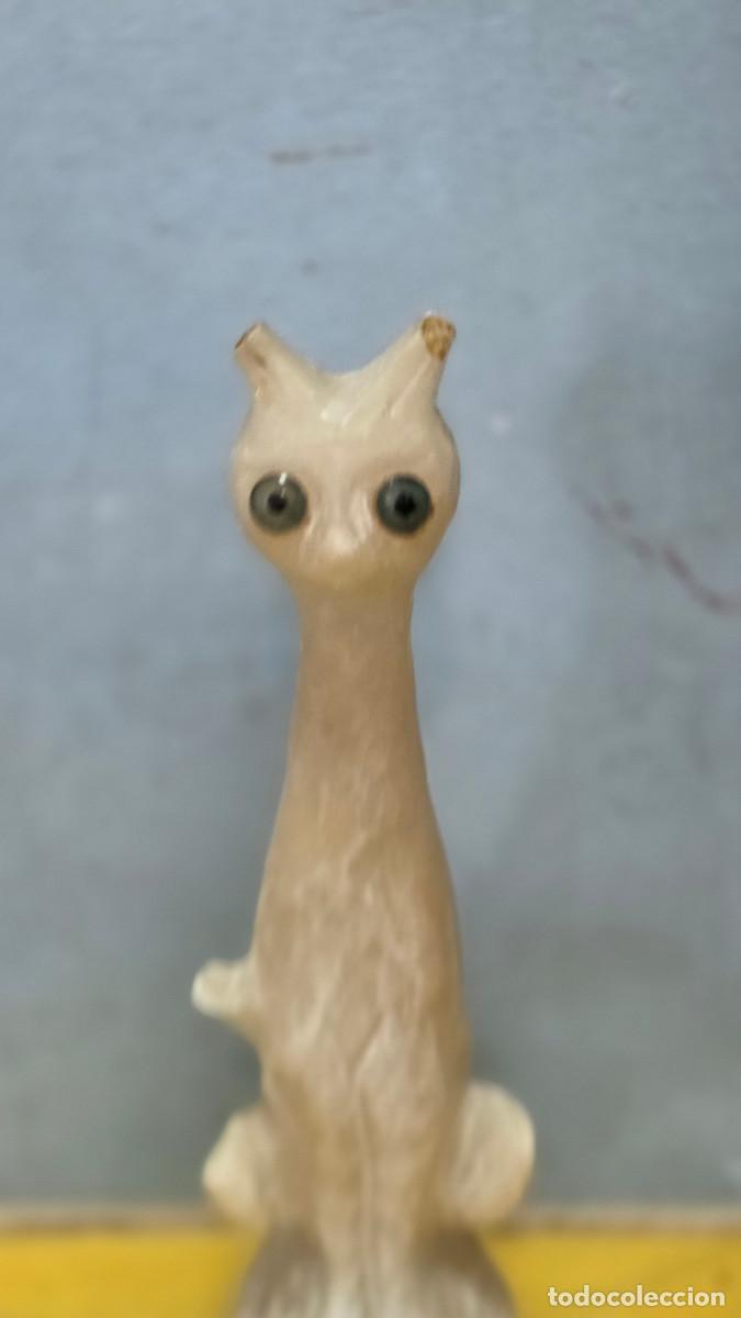 Antig&uuml;edades: figura de gato de alabastro
