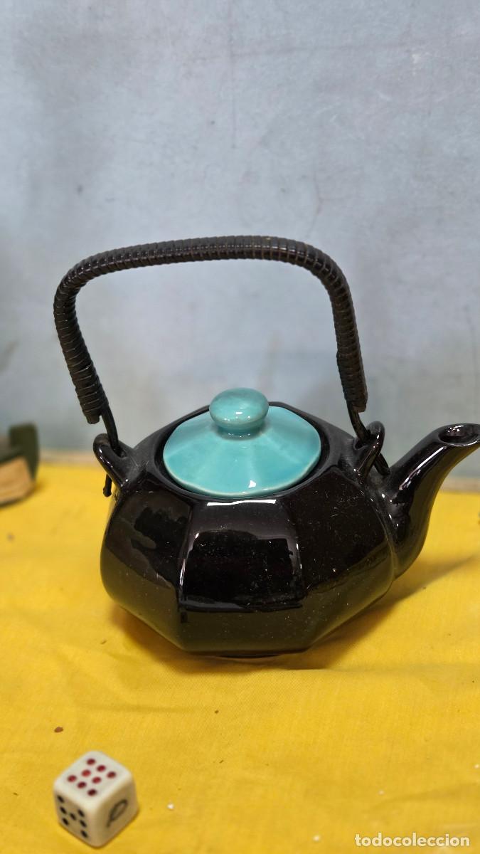 Antig&uuml;edades: tetera de ceramica negra