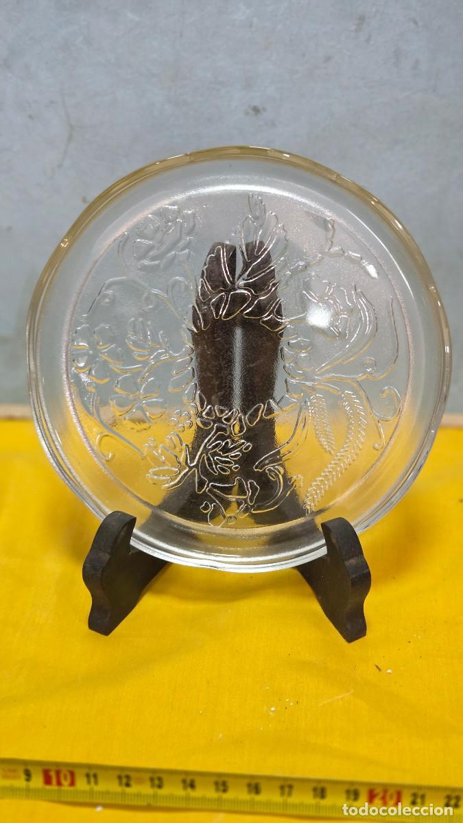 Antig&uuml;edades: plato de cristal labrado