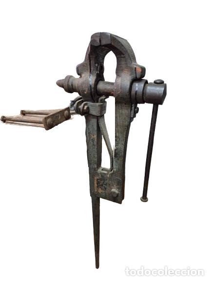Oggetti Antichi: Antiguo Tornillo de Herrero - Altura 105 cm - S.XIX