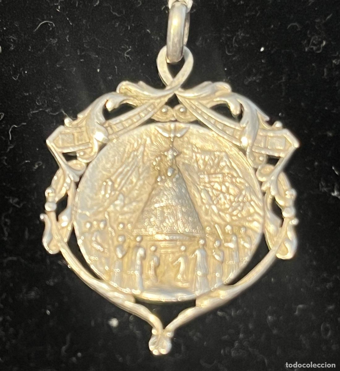 Antig&uuml;edades: MEDALLA DE PLATA DE LA VIRGEN DE MONTSERRAT LA MORENETA PRINCIPIOS SIGLO XX