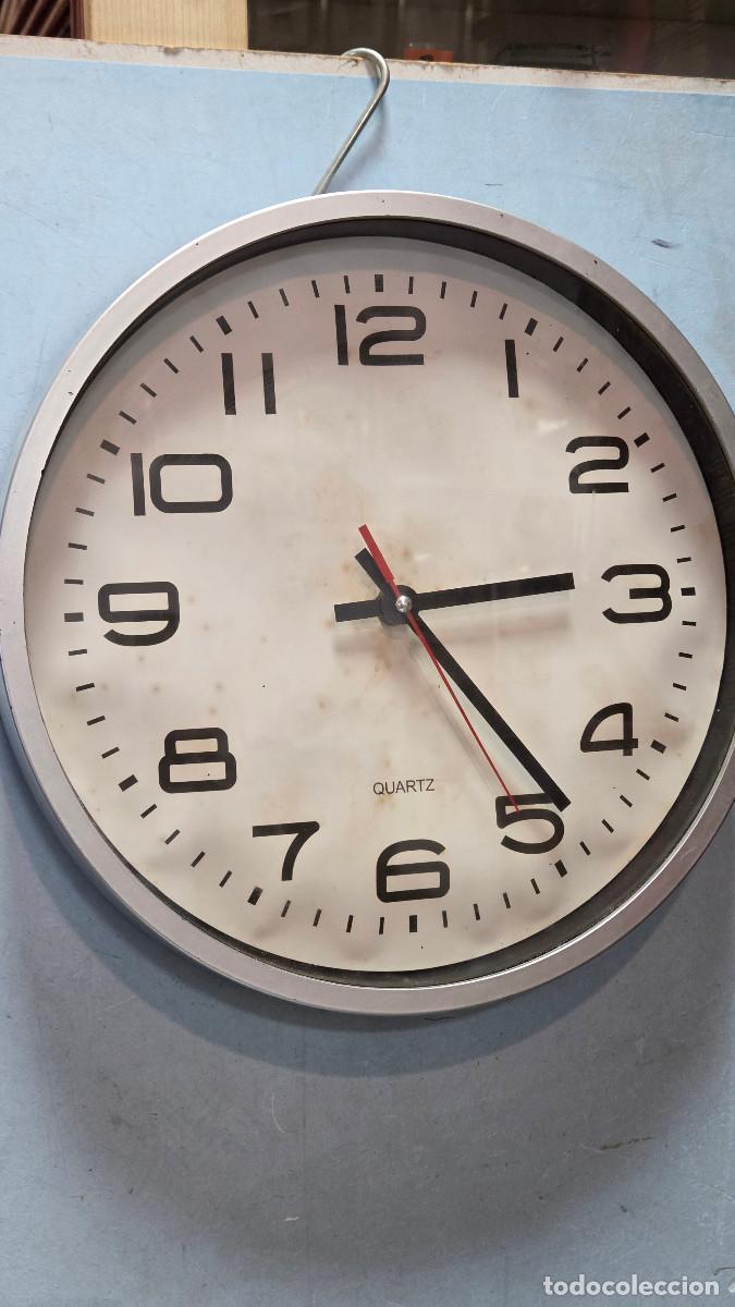 Antiguidades: reloj de cocina en funcionamiento