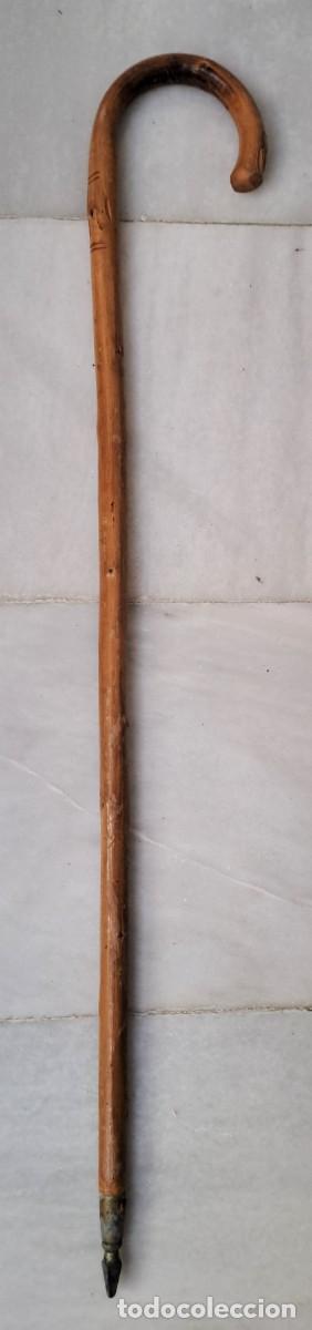 Antig&uuml;edades: BASTON DE MADERA RUSTICO CON CONTERA METALICA O PUNTERA. BASTON-10