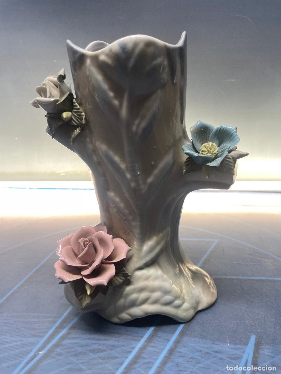Antig&uuml;edades: Tronco de porcelana con rosas, Porcelana Mestre 21x14x10 CM