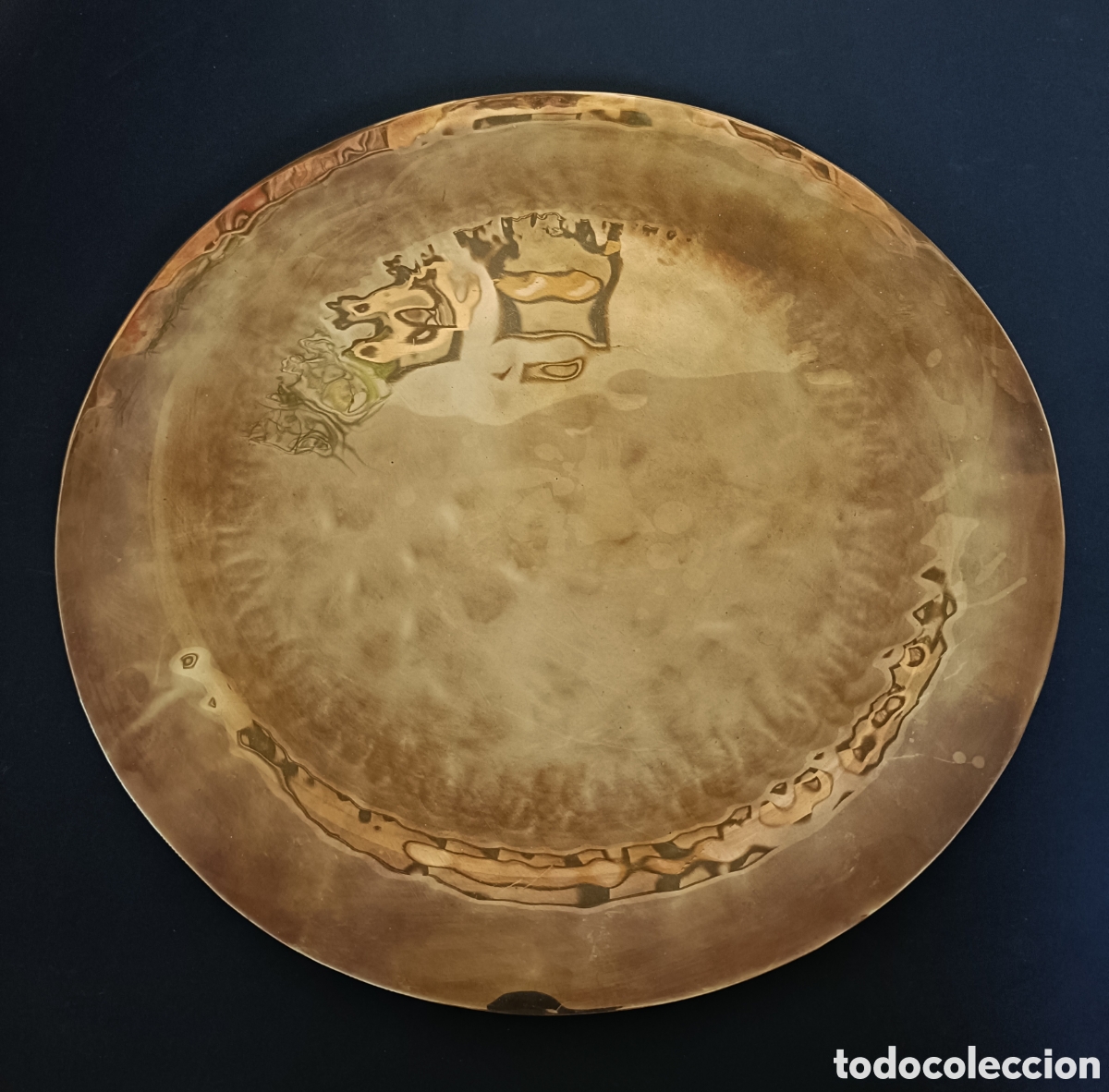 Antig&uuml;edades: Gran Bandeja Vintage de Metal Dorado Martillado