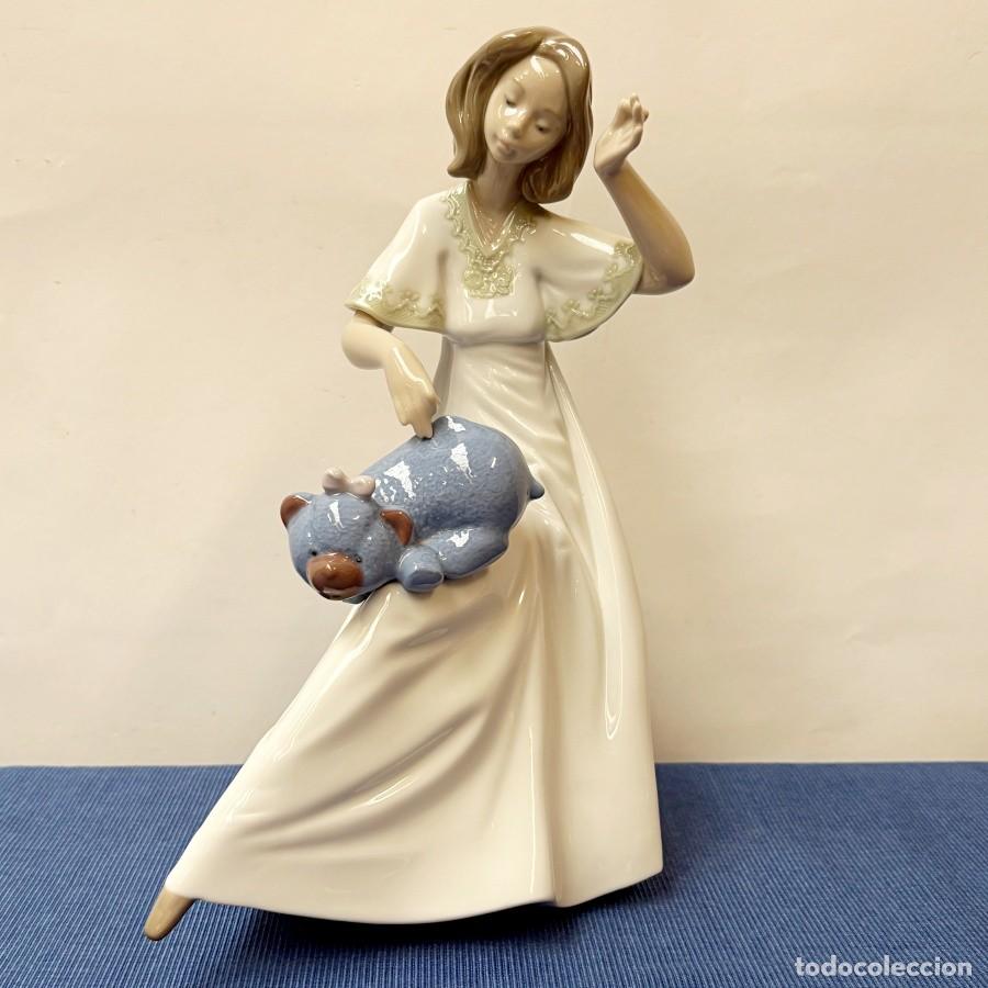 Antig&uuml;edades: Figura de Porcelana NAO-Lladr&oacute;