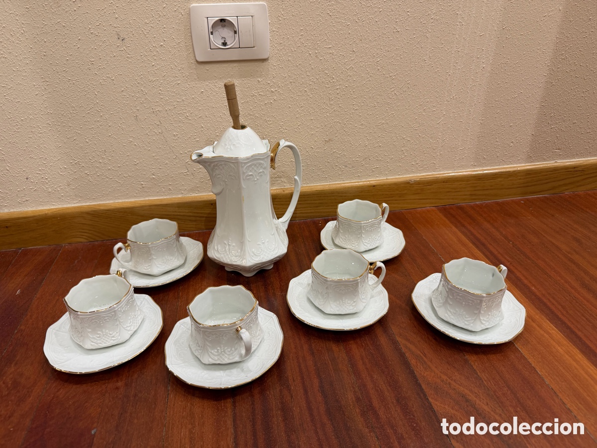 Oggetti Antichi: Elegante Juego de Chocolate Cl&aacute;sico - Porcelana Espa&ntilde;ola con Filo de Oro (Completo)
