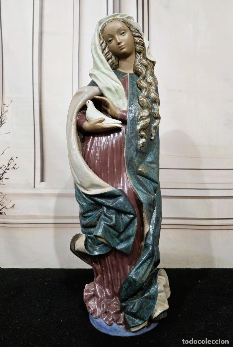 Antig&uuml;edades: Escultura de porcelana Lladr&oacute;