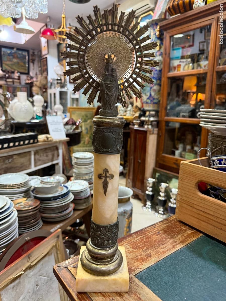 Antig&uuml;edades: VIRGEN DEL PILAR DE ZARAGOZA REALIZADA EN ALABASTRO Y METAL REPUJADO - MEDIDA TOTAL 42 CM