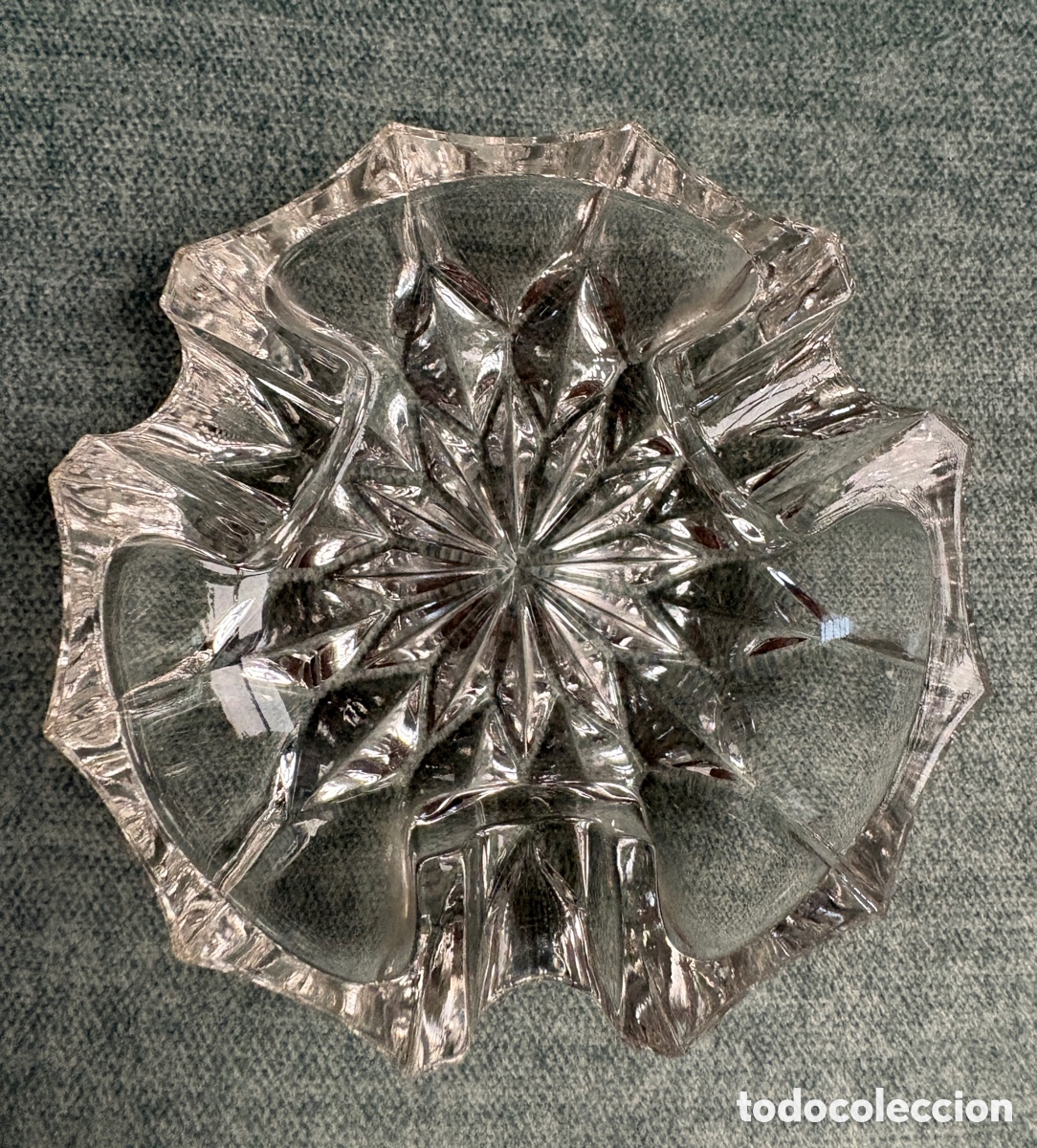 Antig&uuml;edades: (L796) Cenicero Vintage de Cristal Tallado - Dise&ntilde;o Estrella - 13,5 cm - Muy buen estado