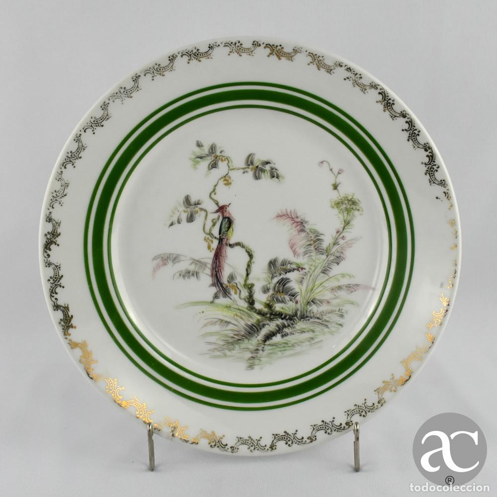 Antig&uuml;edades: Raro prato Porcelana Vista Alegre, pintado &agrave; m&atilde;o, cercadura no rebordo a ouro