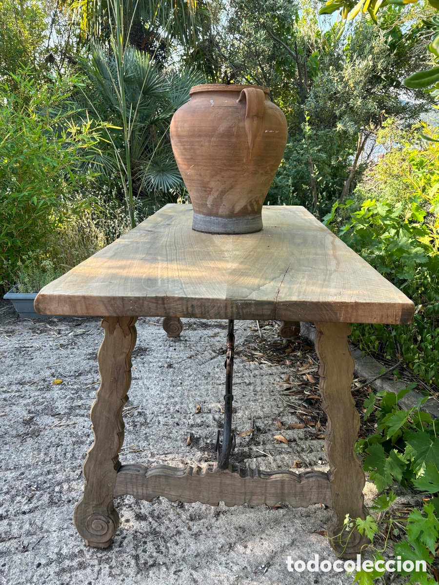 Antig&uuml;edades: Mesa maciza de nogal antigua. - Foto 4