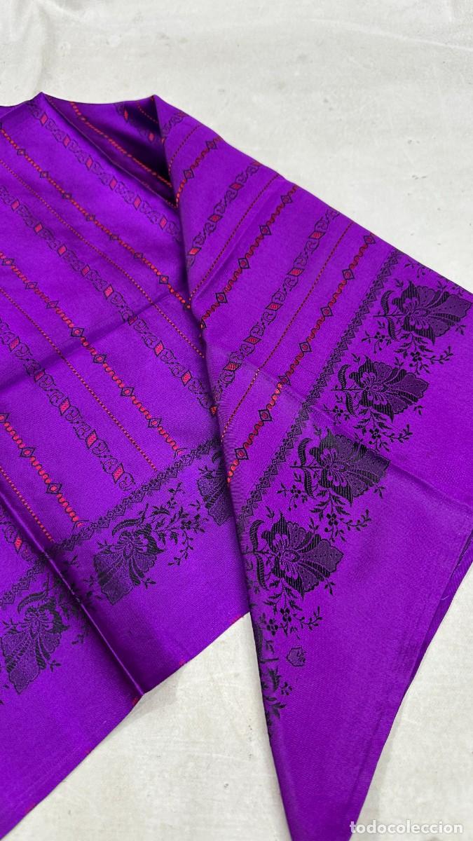 Antig&uuml;edades: Pa&ntilde;uelo morado y rojo - Foto 3