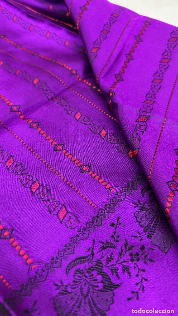 Antig&uuml;edades: Pa&ntilde;uelo morado y rojo - Foto 4