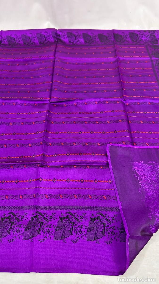 Antig&uuml;edades: Pa&ntilde;uelo morado y rojo - Foto 5