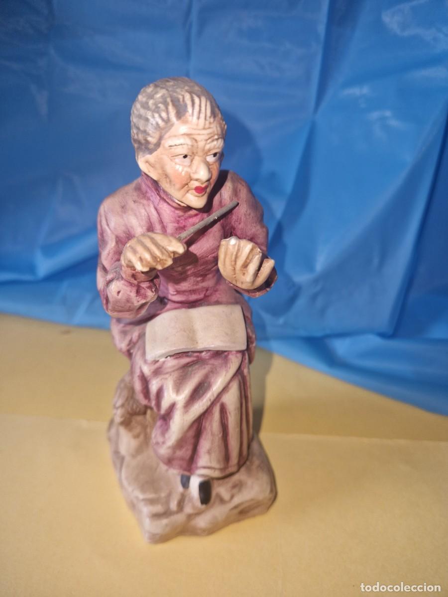 Antig&uuml;edades: FIGURA DE SE&Ntilde;ORA DE TERRACOTA - Foto 1