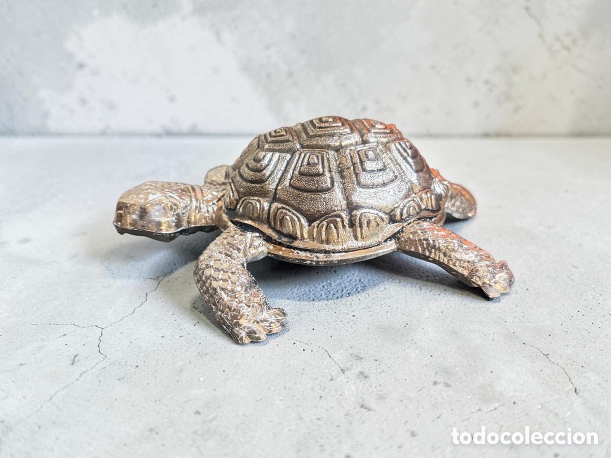 Antig&uuml;edades: Antiguo cenicero con forma de tortuga