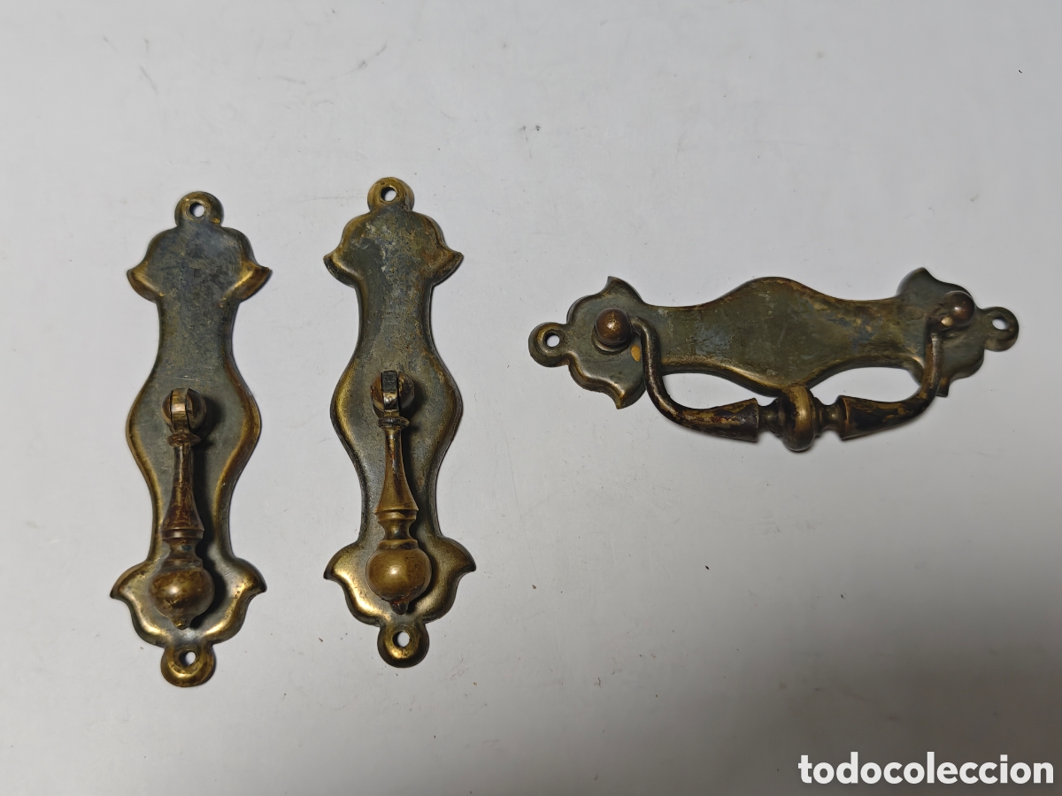 Antig&uuml;edades: Tres tiradores antiguos bronce o laton