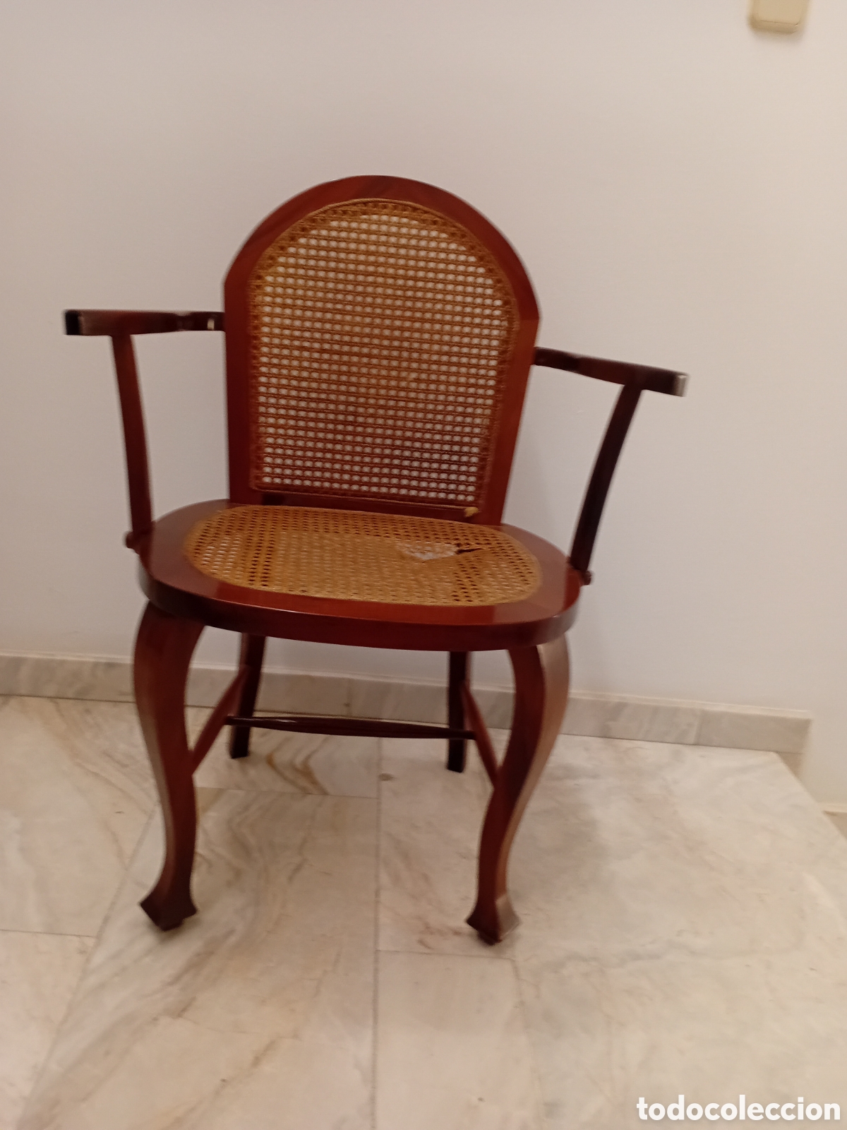 Antig&uuml;edades: SILLON DE MADERA DE CAOBILLA
