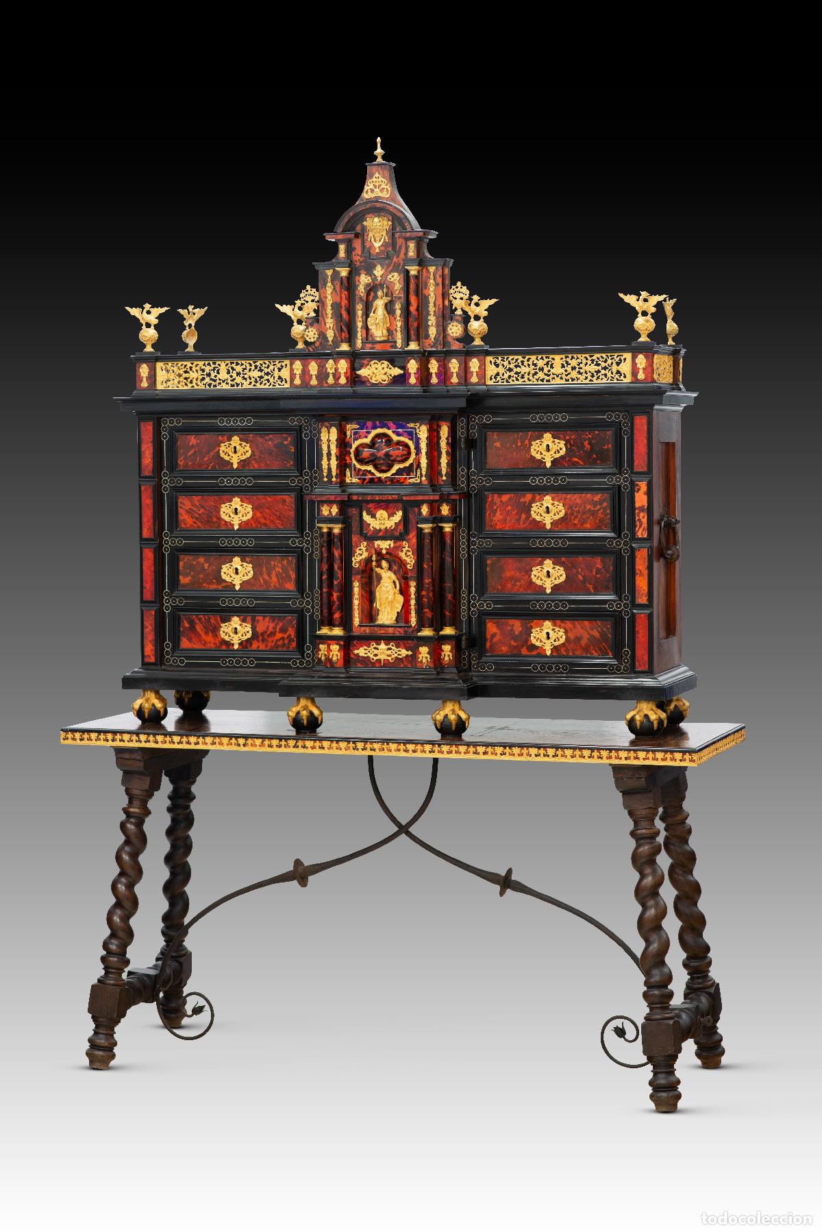 Antiquit&eacute;s: BBargue&ntilde;o. Carey, palosanto, nogal, bronce dorado, hierro forjado. Siglo XVII y XX (mesa).