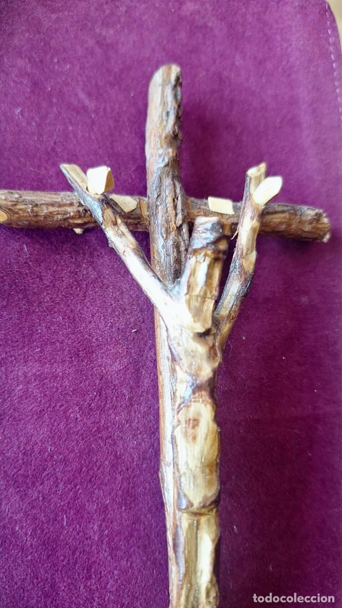 Antig&uuml;edades: Precioso Crucifijo Madera y Bamb&uacute; Rustico