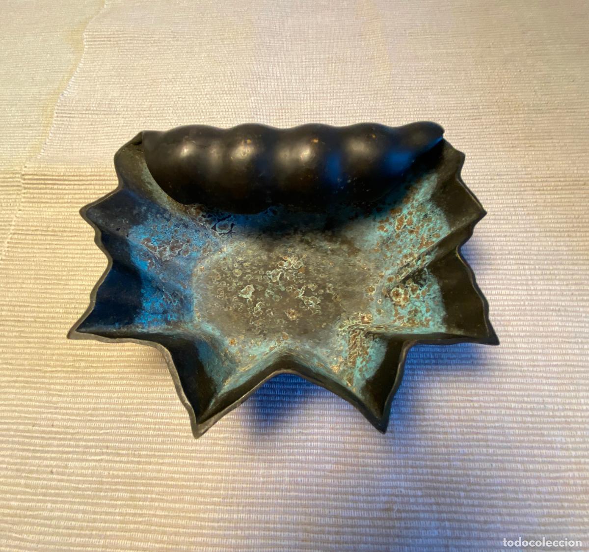 Antig&uuml;edades: JABONERA, VACIABOLSILLOS DE BRONCE VINTAGE