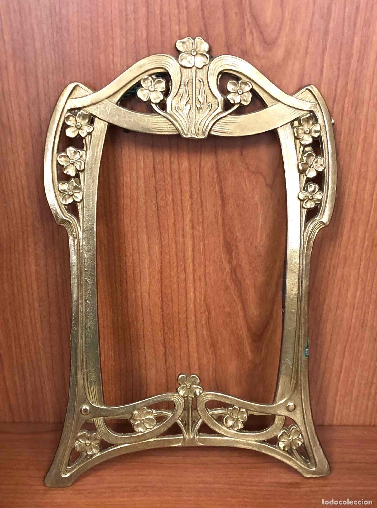 Antig&uuml;edades: ELEGANTE MARCO DE SOBREMESA ESTILO ART NOUVEAU/MODERNISTA. REALIZADO EN BRONCE