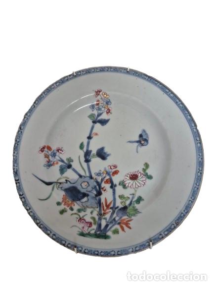 Antig&uuml;edades: Plato de Porcelana China de Exportaci&oacute;n (Compa&ntilde;&iacute;a de las Indias) - Per&iacute;odo Qianlong (1736-1795)
