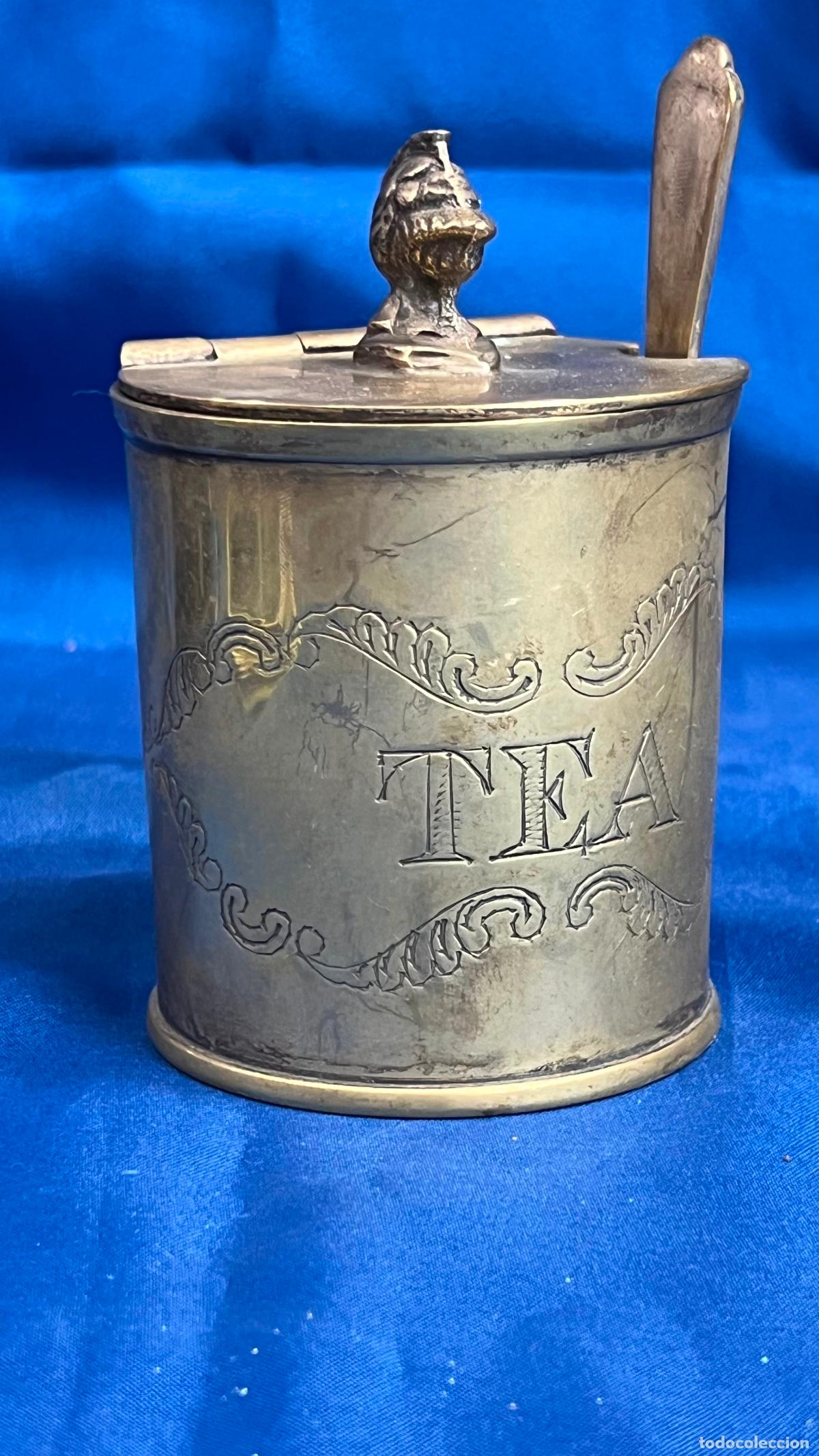 Antig&uuml;edades: ANTIGUA CAJA O CUBILETE CON RECIPIENTE PARA T&Eacute; (&rdquo;TEA CADDY&rdquo;) DE LAT&Oacute;N / BRONCE VINTAGE - INCLUYE SU