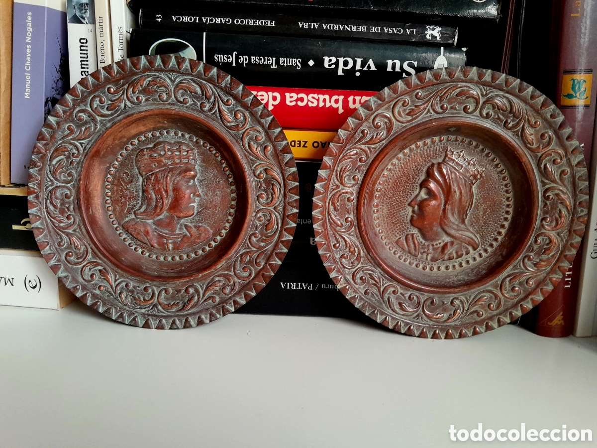 Antig&uuml;edades: Platos de lat&oacute;n ISABEL y FERNANDO